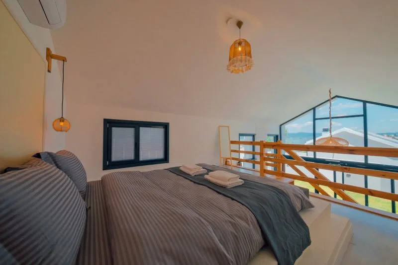 Boho Sapanca'da asma katlı bungalovun iç görüntüsü