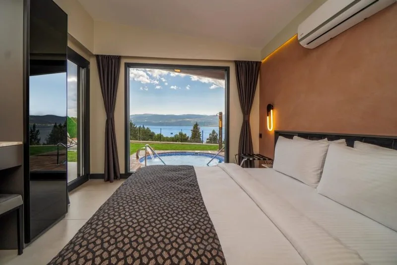 Lake Look Sapanca'daki özel havuzlu bungalovun iç mekan görünümü
