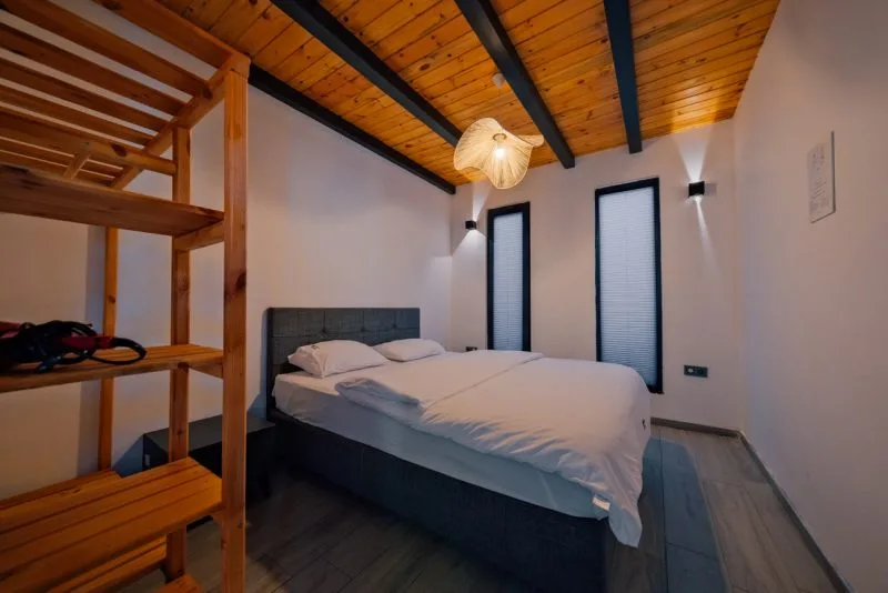 Sapanca Cbc Plus Bungalov'un iç mekan görünümü, modern tasarım ve konfor.