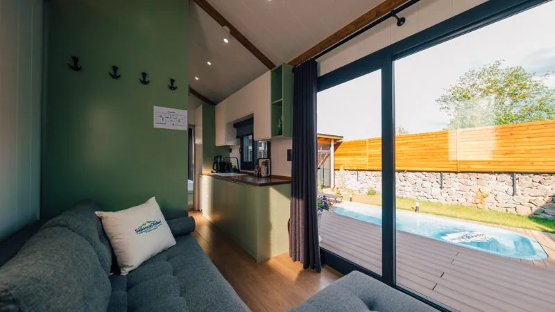 The Now Sapanca'daki modern tiny house iç mekan görünümü