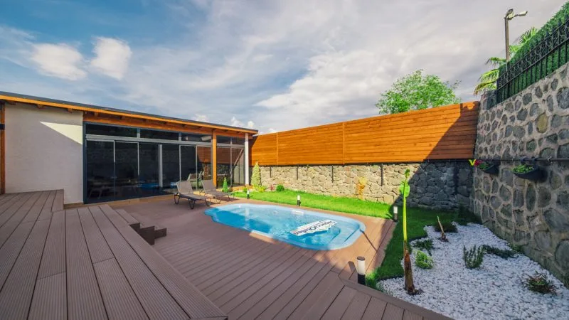 The Now Sapanca'nın özel havuzlu tiny house genel görünümü