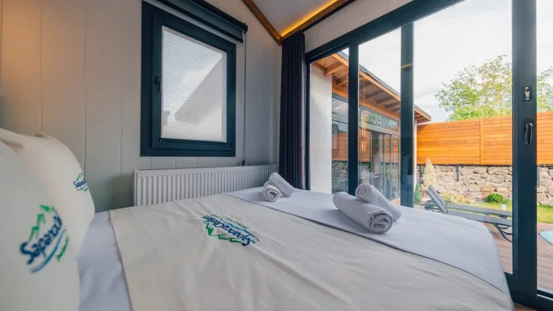 The Now Sapanca'da modern bir tiny house iç mekan görünümü